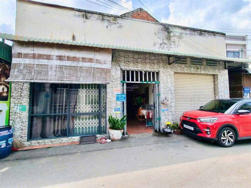 Bán đất có phòng trọ đang cho thuê mặt tiền đường nguyễn du, sát cụm trường học và chợ dĩ an