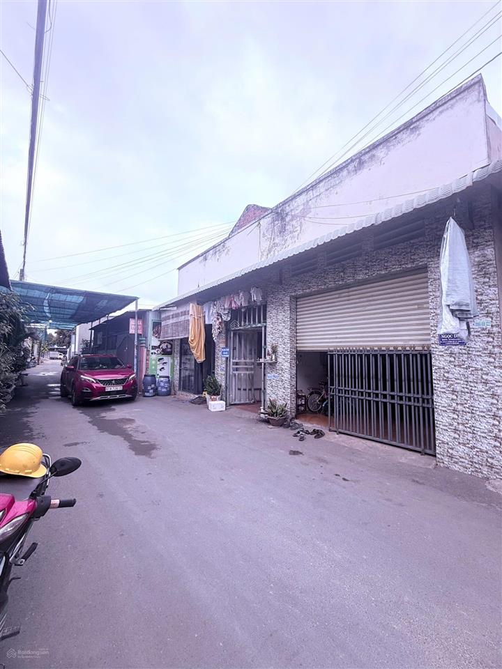 Bán đất có phòng trọ đang cho thuê mặt tiền đường nguyễn du, sát cụm trường học và chợ dĩ an