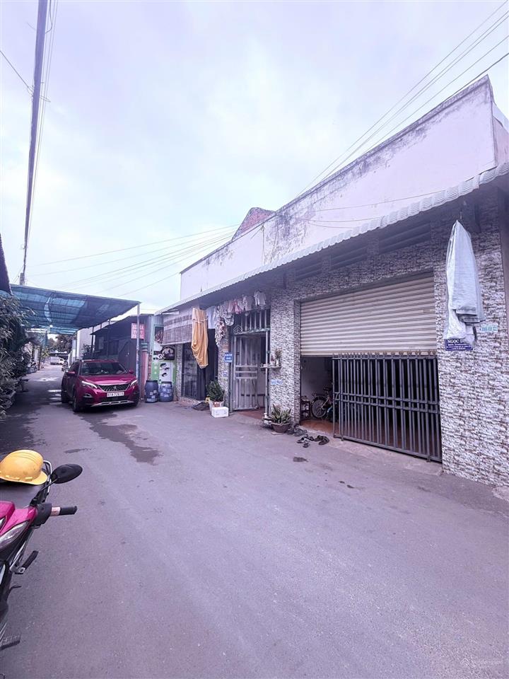 Bán đất có phòng trọ đang cho thuê mặt tiền đường nguyễn du, sát cụm trường học và chợ dĩ an