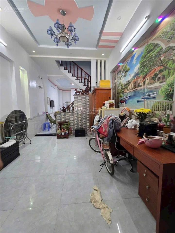 Bán nhà trệt lầu đường thông rộng rãi gần cụm trường học tân đông hiệp