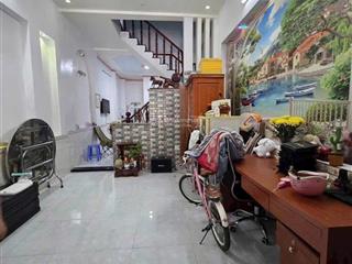 Bán nhà trệt lầu đường thông rộng rãi gần cụm trường học tân đông hiệp