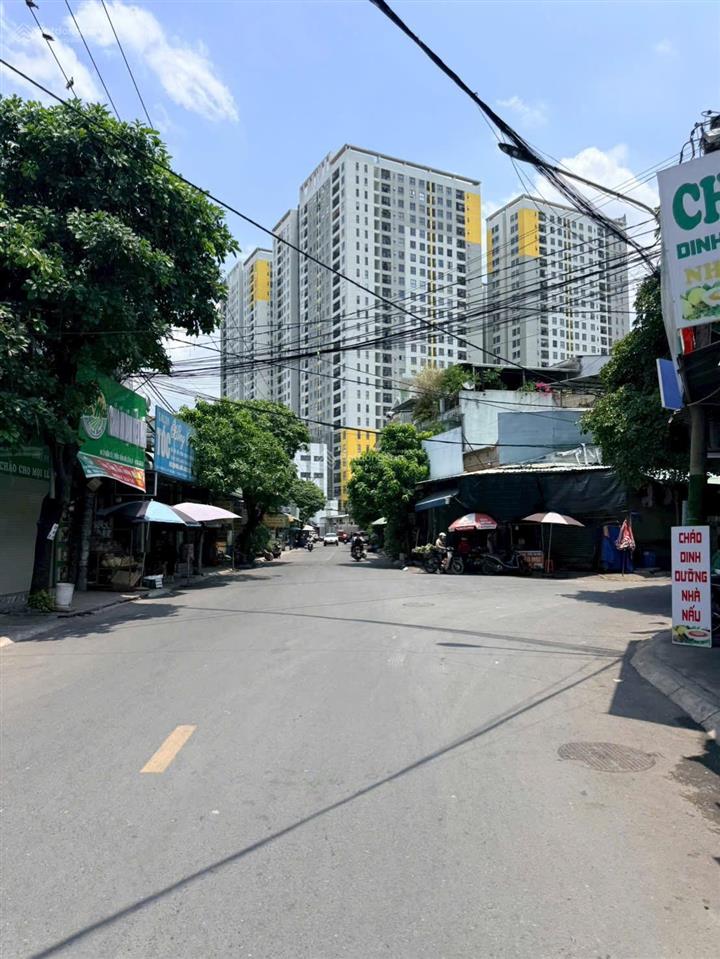 Bán nhà cấp 4 và 2 phòng trọ mặt tiền đường nhựa gần chợ xóm vắng và khu công nghiệp sóng thần