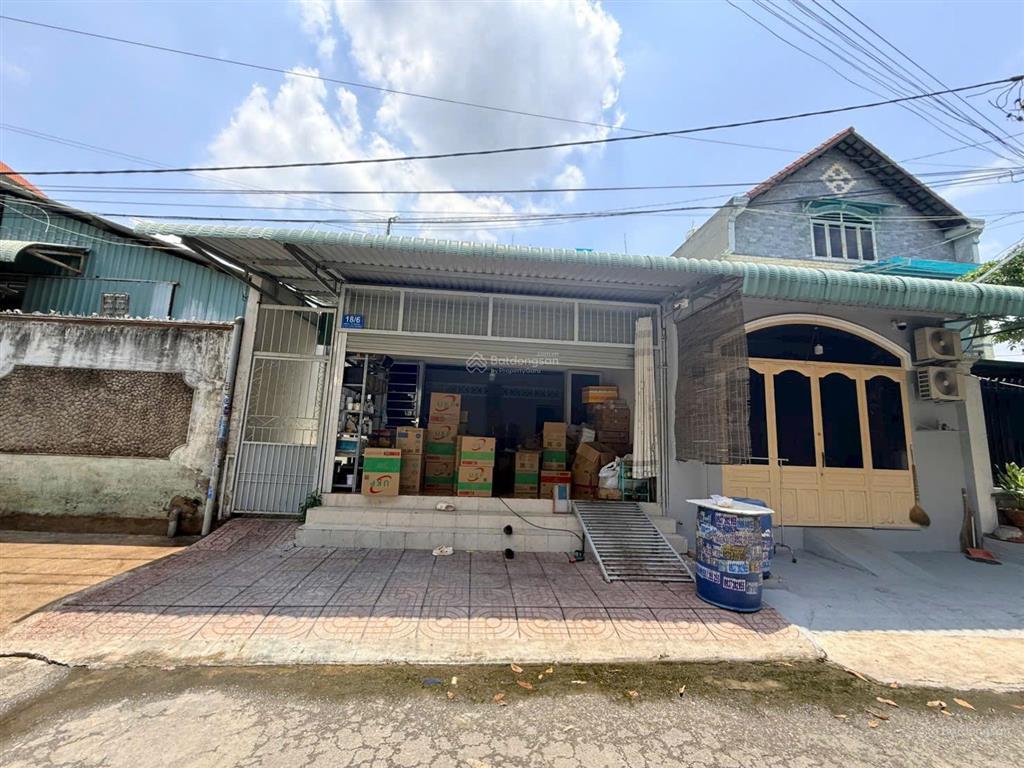 Bán nhà cấp 4 và 2 phòng trọ mặt tiền đường nhựa gần chợ xóm vắng và khu công nghiệp sóng thần