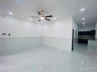 Bán nhà cấp 4 mới đẹp gần chợ đoàn thị kia dt 102 m2 ngang 4,7 m