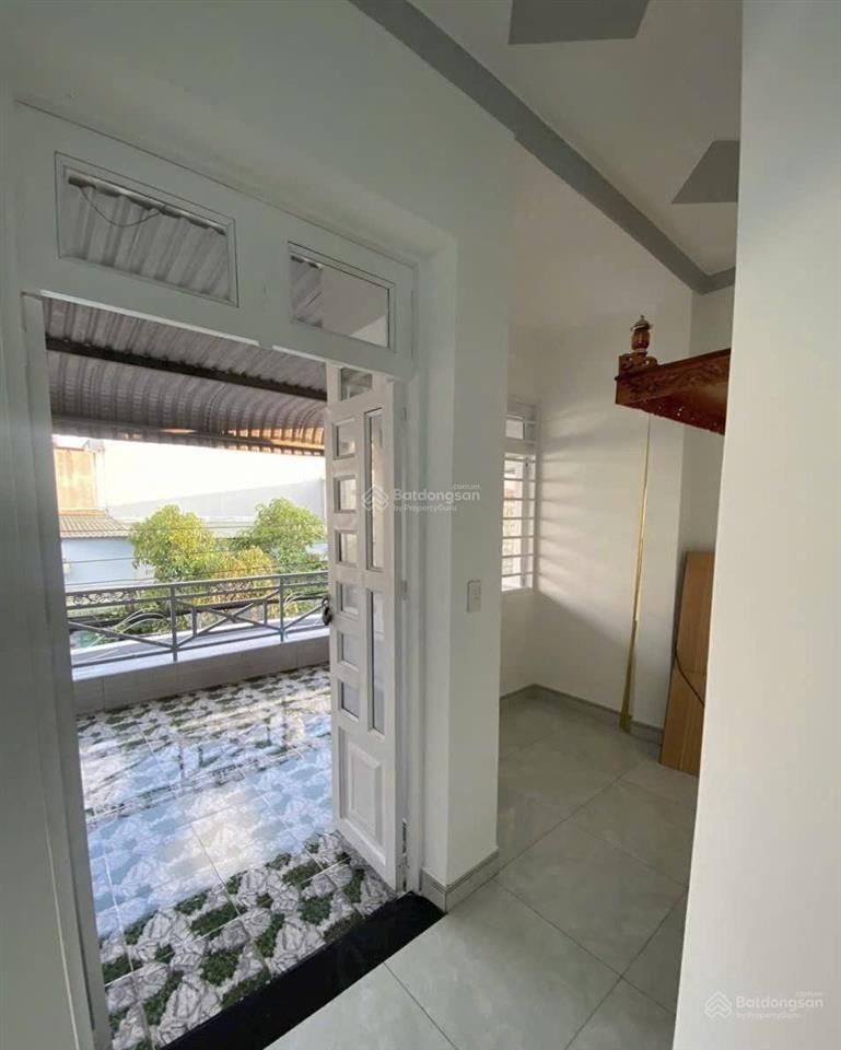 Bán nhà đường nhựa 10 m thông gần ngã tư 550 dĩ an