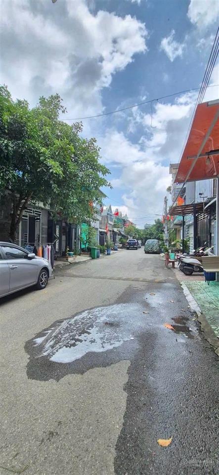 Bán nhà trệt lầu đường nhựa 10 m thông gần ngã tư 550, khu dân cư đông đúc