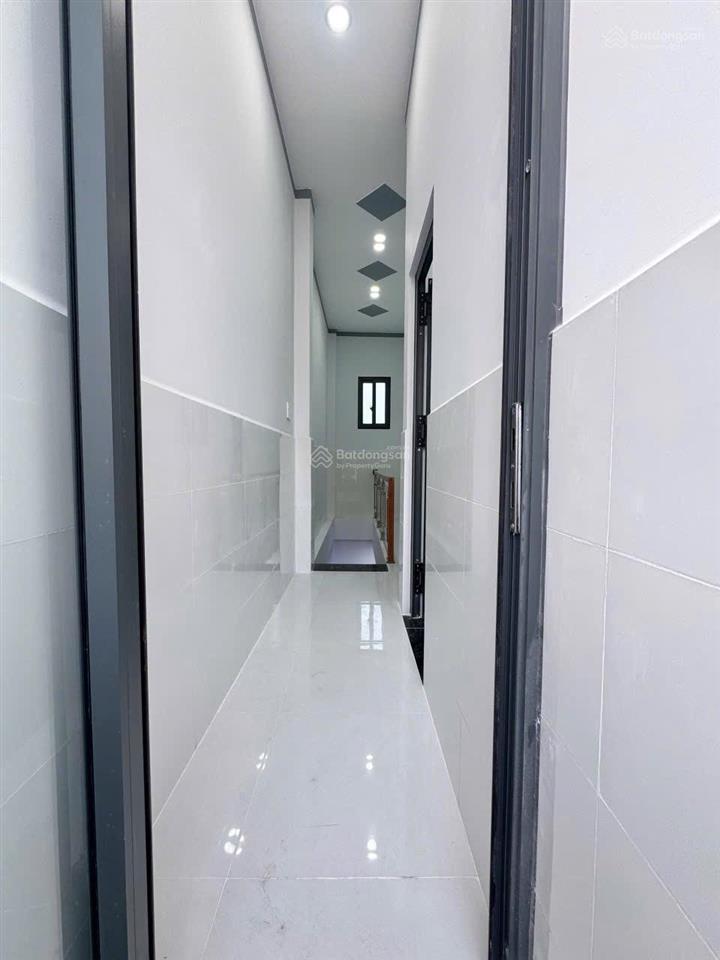Cho thuê nhà trệt lầu, dt đất 110 m2 có sân sau trồng rau nuôi gà, đường số 11 linh xuân thủ đức
