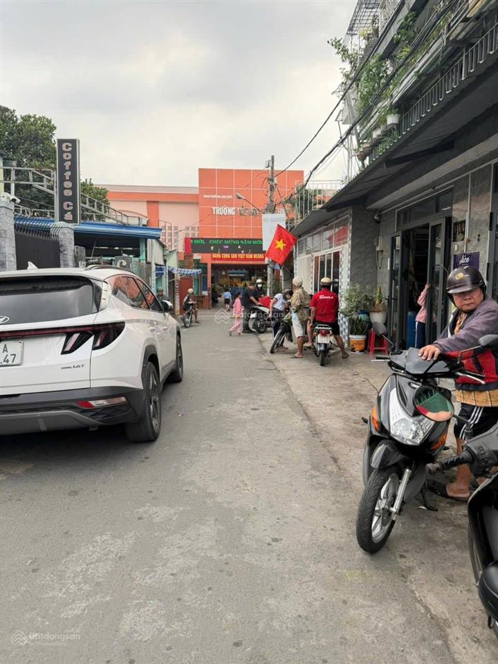 Bán lô đất sát quốc lộ 1k vào 20m đối diện chợ linh xuân thủ đức, dt 79,9m2 ngang 5,49m