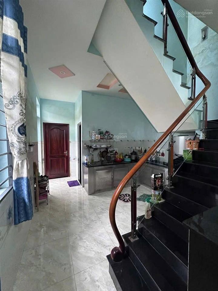 Bán nhà trệt lầu cách chợ dĩ an tầm 200 m, sát đường lý thường kiệt vào 30 m