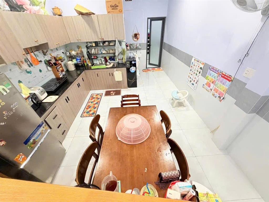 Bán nhà trệt lầu cách siêu thị bigc (go!) tầm 400 m vị trí đẹp,