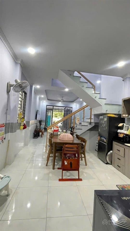 Bán nhà trệt lầu cách siêu thị bigc (go!) tầm 400 m vị trí đẹp,