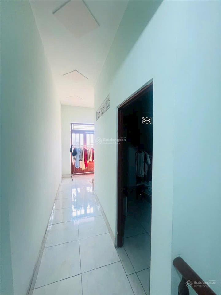 Bán nhà lầu trệt đường nhựa 9m thông, gần ngã tư 550