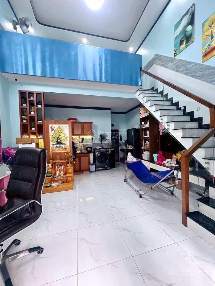 Bán nhà cấp 4 gác đổ gần ngã ba ông xã, chợ đoàn thị kia, đường nhựa 5 m