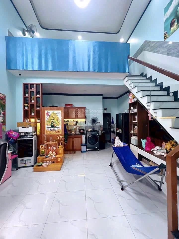 Bán nhà cấp 4 gác đổ gần ngã ba ông xã, chợ đoàn thị kia, đường nhựa 5 m