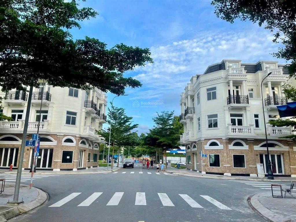 Bán nhà trệt 2 lầu tum khu dân cư đường nhựa 8m iconcenter tại phường tân đông hiệp, dĩ an