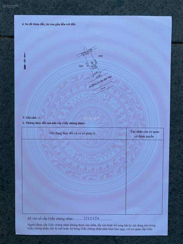 Chính chủ bán nhà 3 lầu mt nhựa 8m thông ngay vincom 550 dĩ an. nhà mới full nội thất