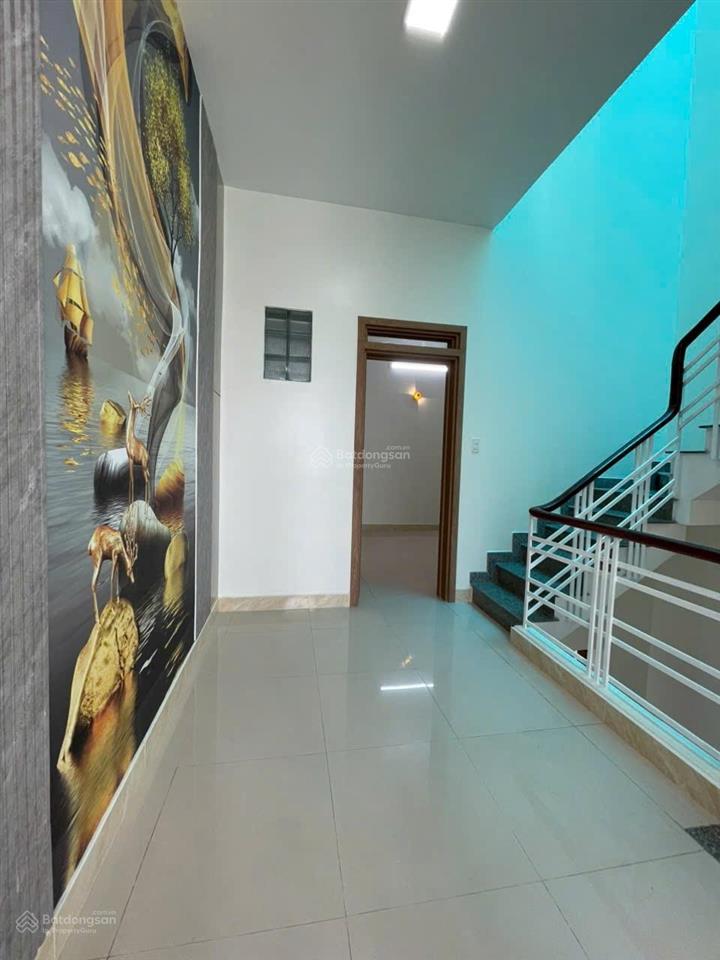 Chính chủ cần bán trệt 2 lầu ở p.đông hoà. giáp ql1k, gần s.thị go. đường thông 3,5m.3pn,3wc.dt 74m