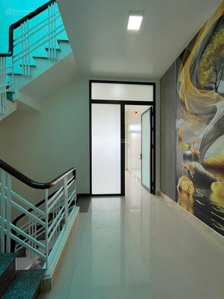 Chính chủ cần bán trệt 2 lầu ở p.đông hoà. giáp ql1k, gần s.thị go. đường thông 3,5m.3pn,3wc.dt 74m