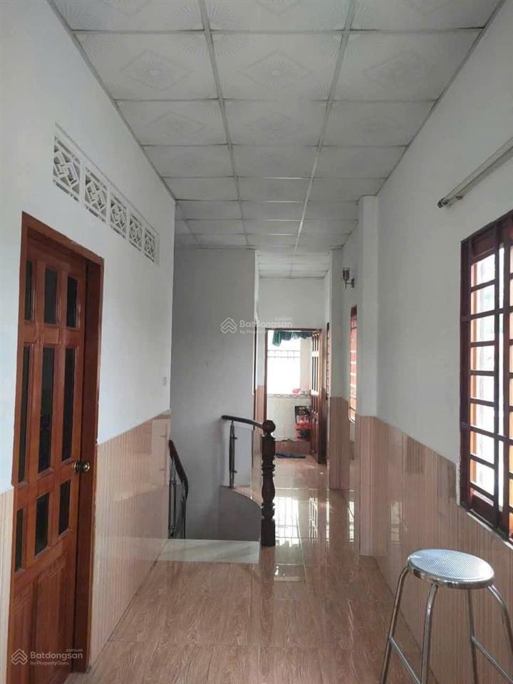 Chính chủ cần bán nhà 1 trệt 1 lầu 1 lửng ở dĩ an. dt 71m. ngang 5m. đường xe hơi. gần phạm hưu lầu