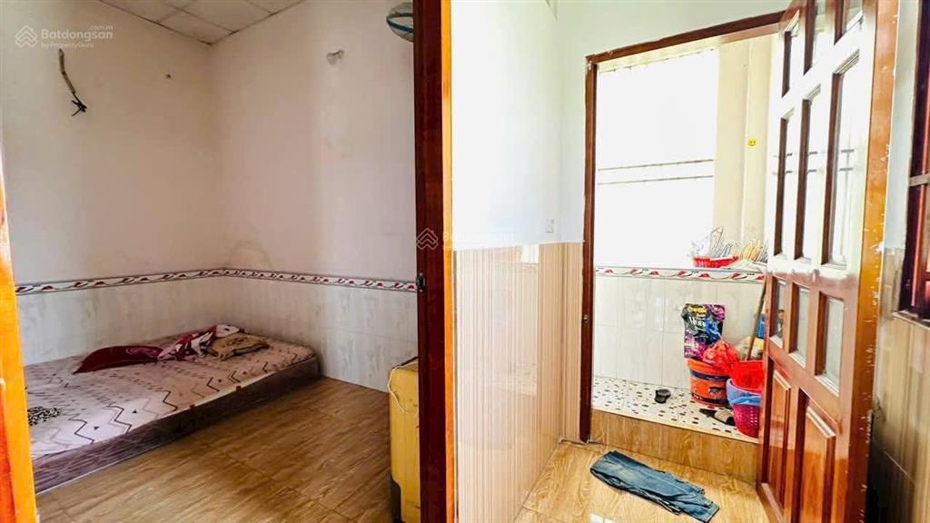 Chính chủ cần bán nhà 1 trệt 1 lầu 1 lửng ở dĩ an. dt 71m. ngang 5m. đường xe hơi. gần phạm hưu lầu