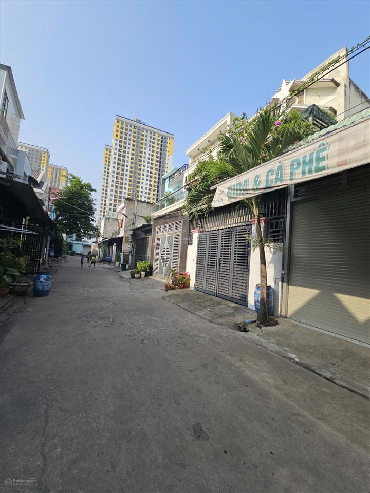 Chính chủ cần bán đất kdc phúc đạt. đông hoà, tp.hcm. sát metro. dt 100m. ngang 5m. tặng nhà c4