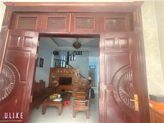 Chính chủ bán nhà trệt 1 lầu ở gần làng đhqg. gần chợ. dt 69m. ngang 4.5m. đường thông.