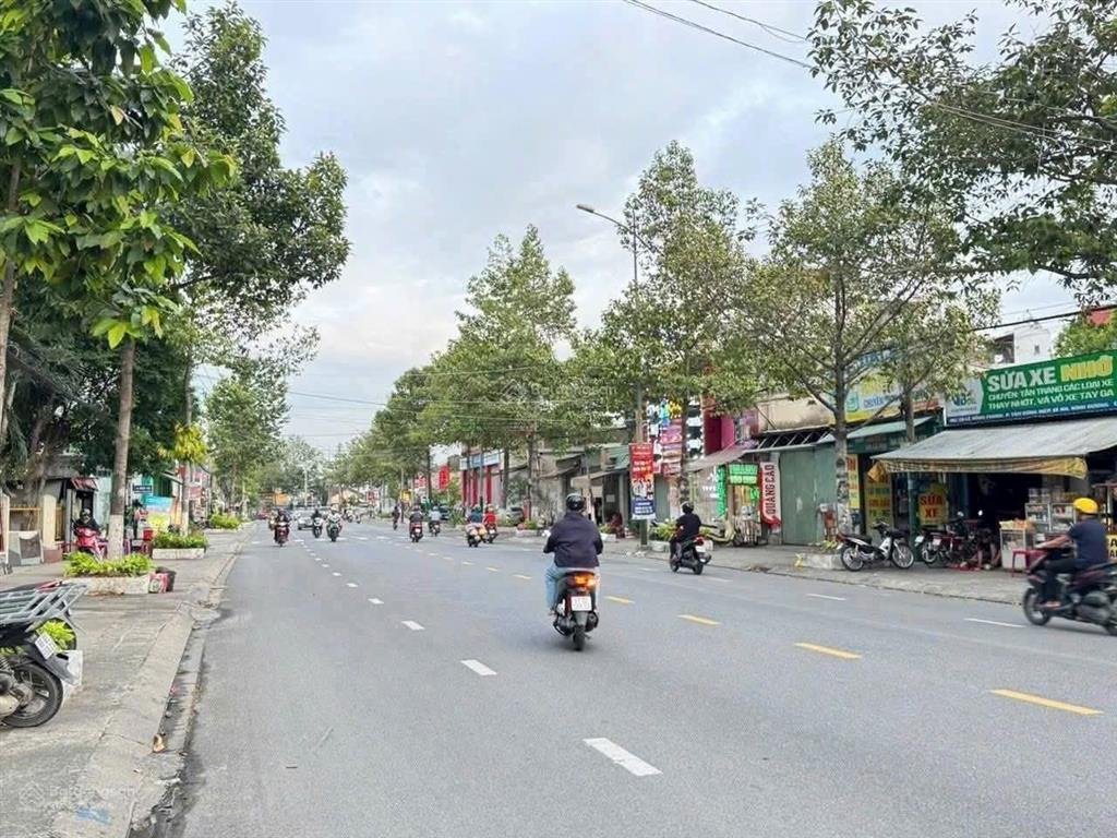 Chính chủ cần bán mt kinh doanh lê hồng phong ở ngã 3 cây điệp, dĩ an, dt 256,7m2, thổ cư 200m2
