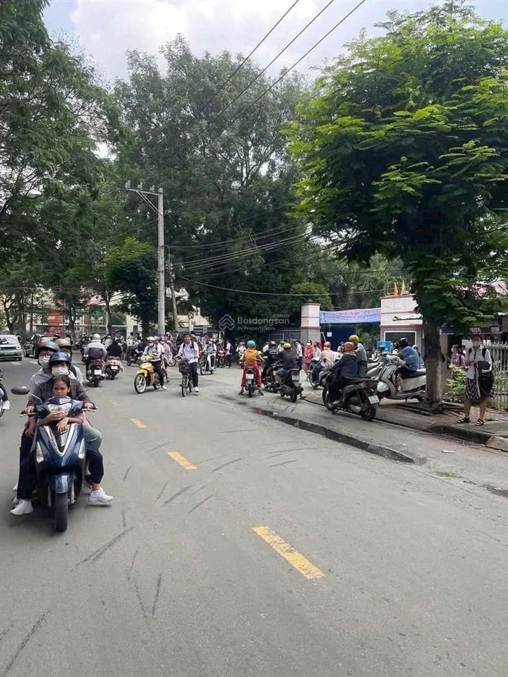 Bán gấp mặt tiền nguyễn du đối diện trường học kinh doanh tốt ngang 6m