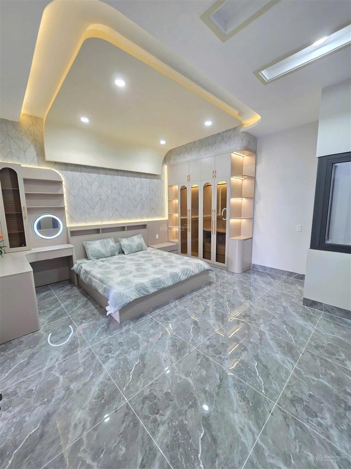 Tôi bán nhà 4 lầu kdc đông hòa gần trường hoc. vừa hoàn thiện đủ nôi thất 6phong 6wc vào ở ngay