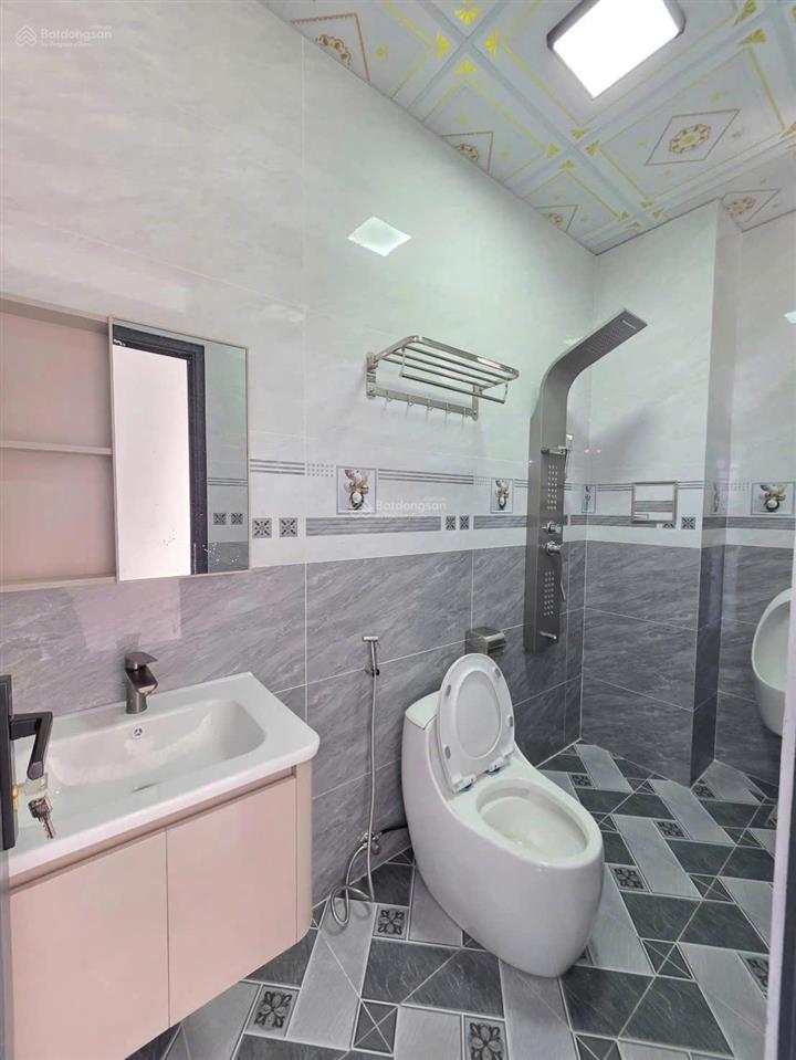 Chuyển nhượng toà nhà văn phòng mt lê hồng phong p dĩ an tp hcm