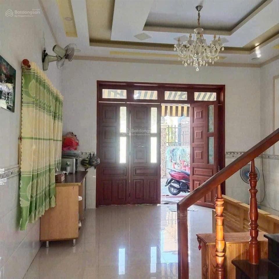 Chính chủ cần bán gấp trệt 1 lầu ở suối lồ ô, đông hoà. 3pn ngang 5m. sân xe hơi. dt 102m2. an ninh