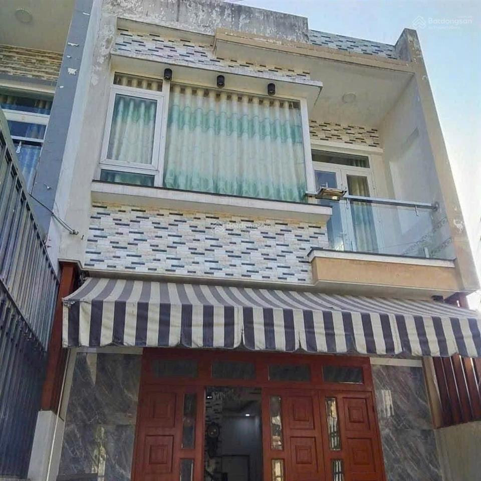 Chính chủ cần bán gấp trệt 1 lầu ở suối lồ ô, đông hoà. 3pn ngang 5m. sân xe hơi. dt 102m2. an ninh