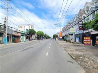 Bán nhà 1 trệt 3 lầu mt đường đt743a p.bình an, tp.dĩ an