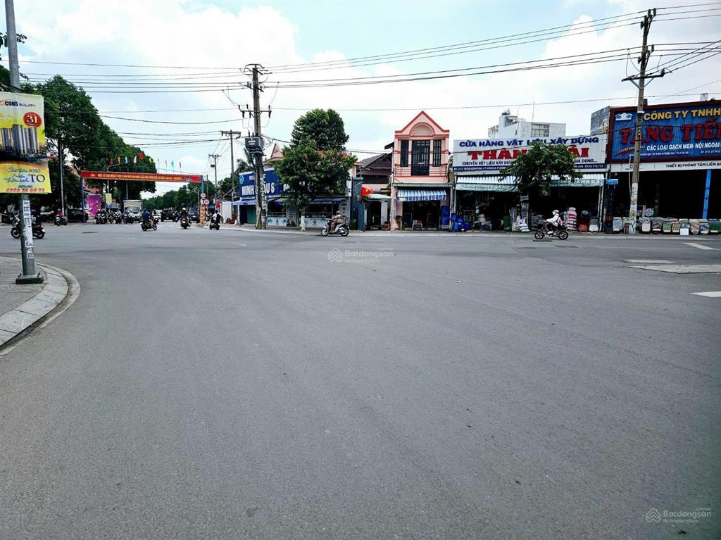 Chính chủ đại hạ giá bán lô đất tặng nhà c4. ổ trần hưng đạo. dt 258m2. ngang 4,9m. nở hậu
