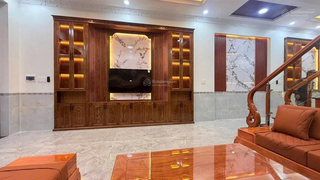 Bán nhà 3 lầu ngay siêu thị big c dĩ an . đường 6m nhưa sổ riêng 4.8x25m. giâ tốt sát làng đhqg