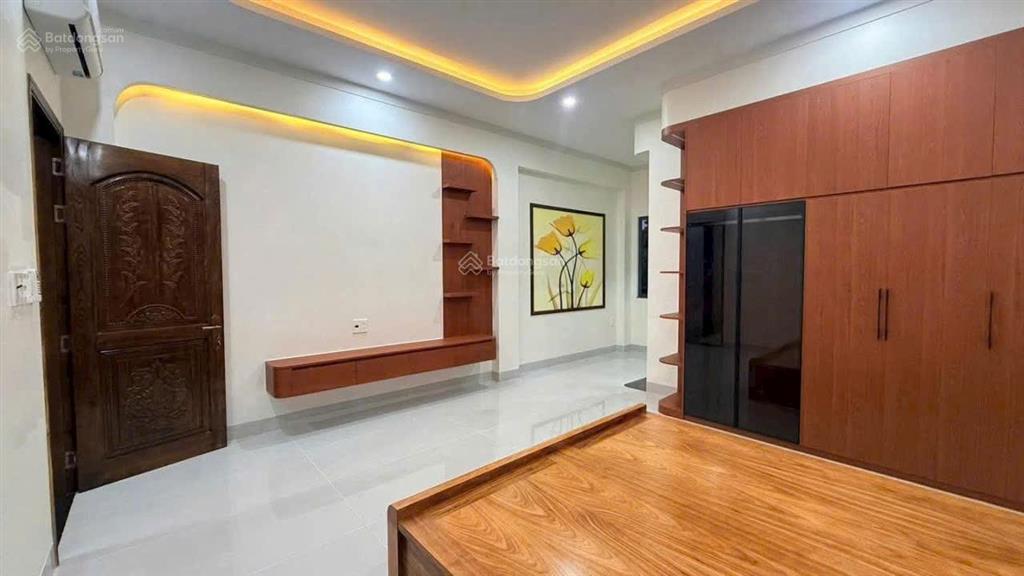 Bán nhà 3 lầu ngay siêu thị big c dĩ an . đường 6m nhưa sổ riêng 4.8x25m. giâ tốt sát làng đhqg