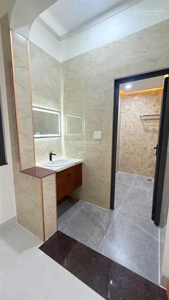 Bán nhà 3 lầu ngay siêu thị big c dĩ an . đường 6m nhưa sổ riêng 4.8x25m. giâ tốt sát làng đhqg