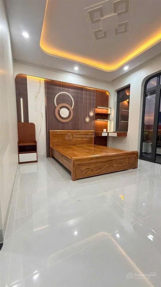 Bán nhà 3 lầu ngay siêu thị big c dĩ an . đường 6m nhưa sổ riêng 4.8x25m. giâ tốt sát làng đhqg