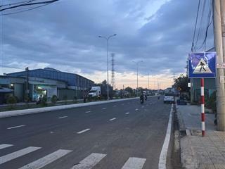 Chính chủ cần bán mt kinh doanh ở bình thung, dĩ an. dt 84m2. t.cư 70m. gần trường cấp 1,2,3.