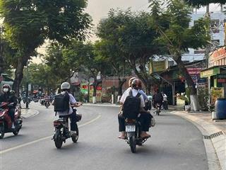 Bán nhanh nhà trêt lầu cách trường cấp 1,2,3 dĩ an chỉ 20m, gần sân vận động