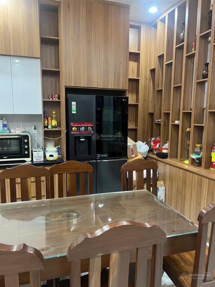 Chính chủ cần bán nhà trệt 2 lầu. nhà mặt phố. dt 115,3m2. ngang 5 x 23m. kinh doanh vạn nghề.