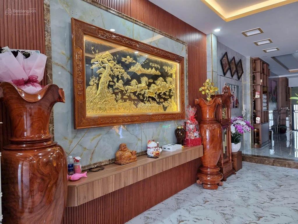 Chính chủ cần bán nhà trệt 2 lầu. nhà mặt phố. dt 115,3m2. ngang 5 x 23m. kinh doanh vạn nghề.