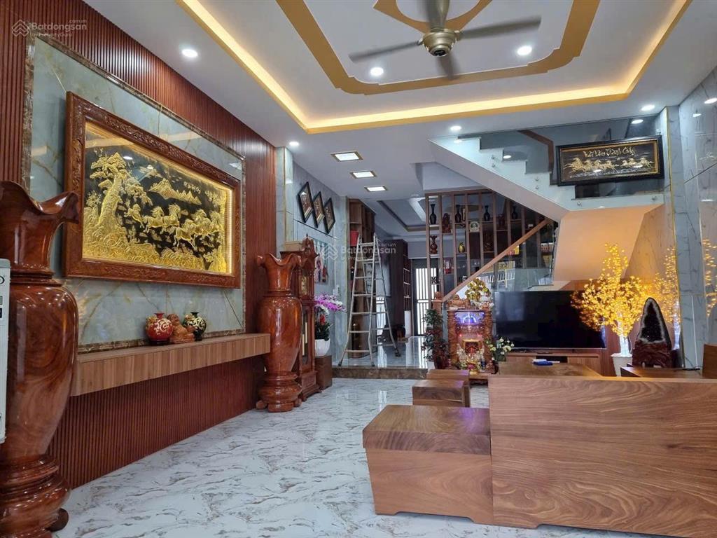 Chính chủ cần bán nhà trệt 2 lầu. nhà mặt phố. dt 115,3m2. ngang 5 x 23m. kinh doanh vạn nghề.