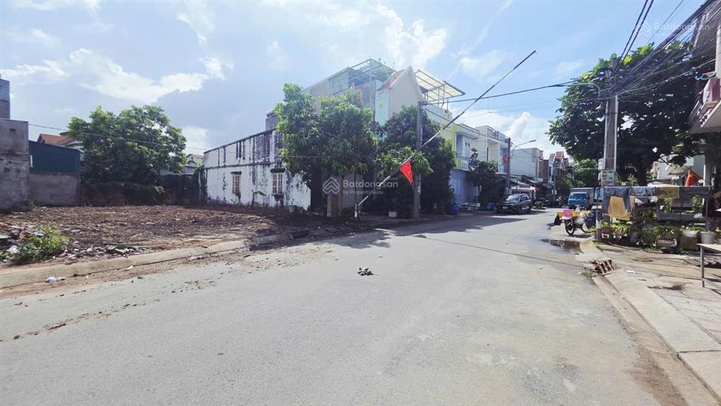 Chính chủ cần bán 2 lô đất ở kdc đông hòa. dt 77m² và 79m². ngang 4,5m. gần s.thị. trường học