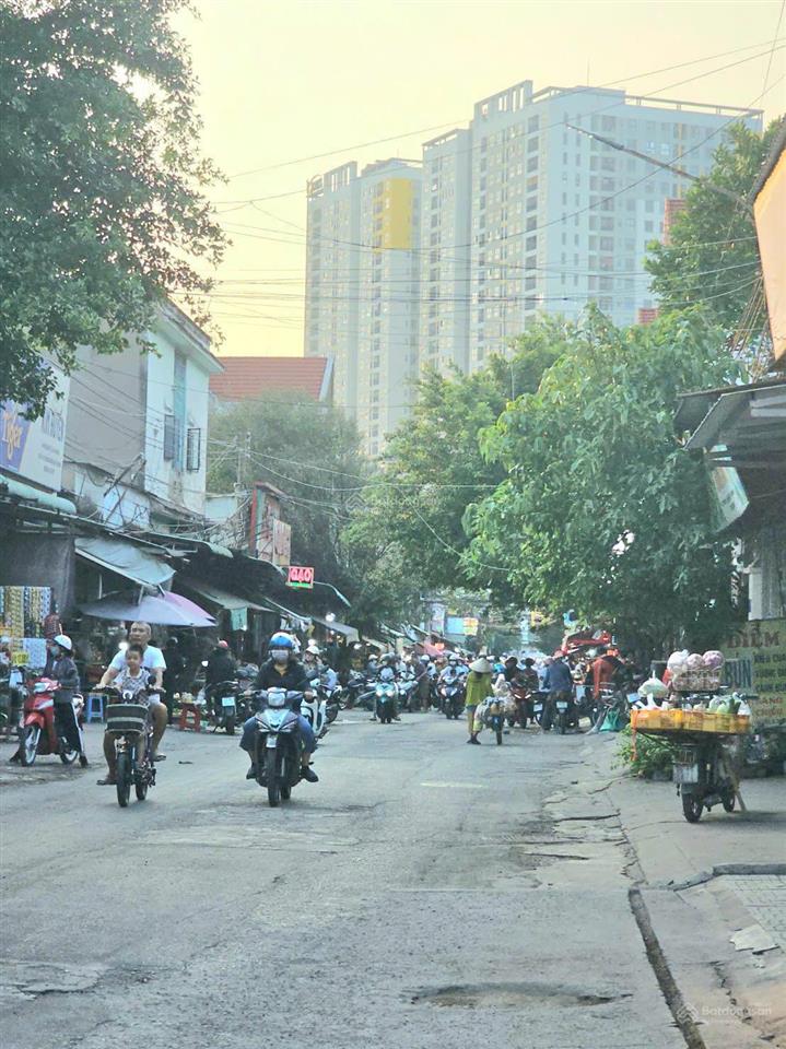 Giảm 6.5tỷ còn 6.1tỷ dãy trọ xóm vắng ngay ngân hàng acb vào 100m