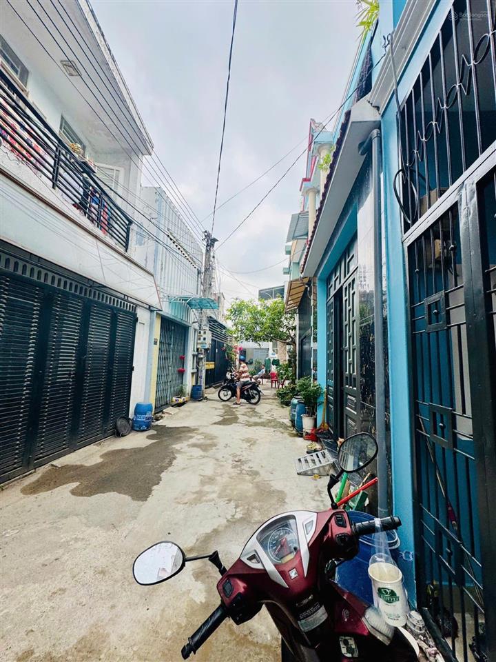 Chính chủ cần bán nhà trệt 1 lầu ở đường trần quôc toản, di an. dt 41,1m2. khu ăn uống nhộn nhịp.