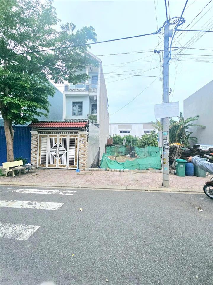Chính chủ cần bán đất ở kdc lê phong. tân bình. rộng 12m. gần chợ, tiện ích nhiều. dt 85m².