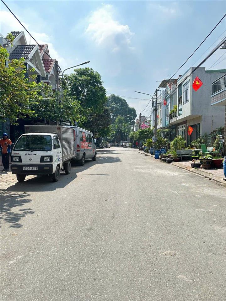 Cần bán căn nhà 1 trệt 1 lầu 1 sân thượng dt 72m² khu dân cư lê phong cách trần hưng đạo 100m