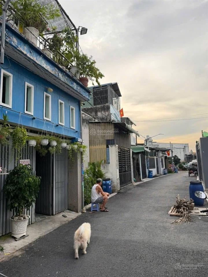 Nhà trêt lầu ngau sau chợ * an đường nhựa 5m thông lên công 16 trường học nguyen an ninh chỉ 4.2ty