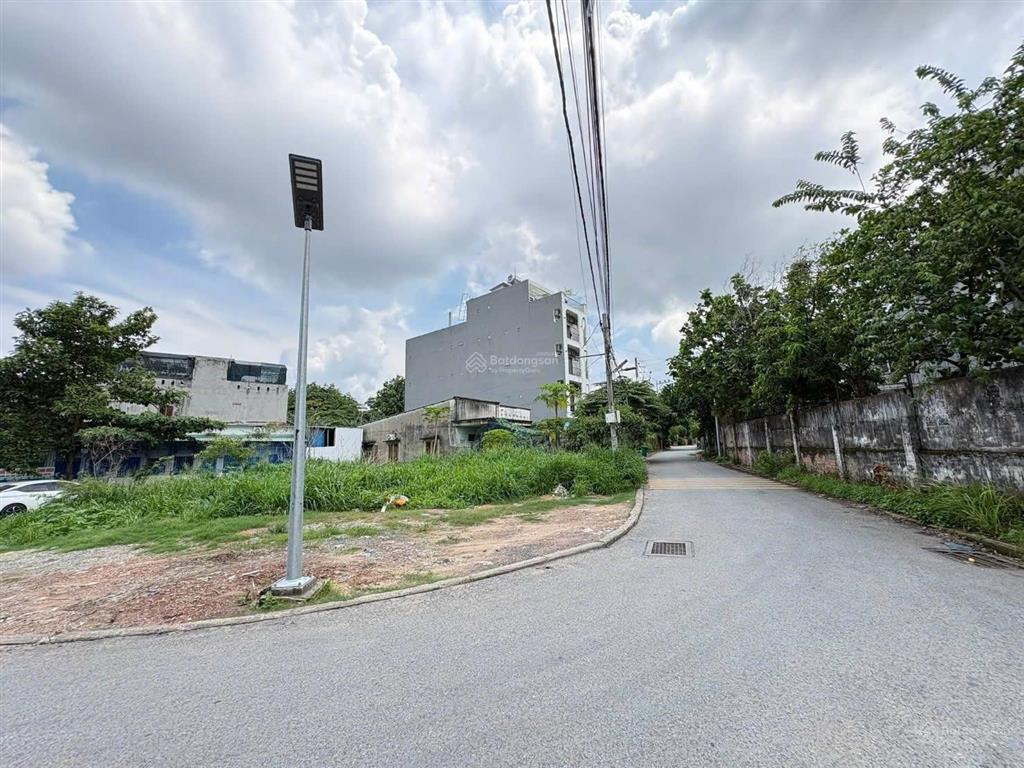 Chủ gửi bán lô đất góc 2 mặt tiền vị trí đẹp sát đường thống nhất, làng đại học tp. hcm